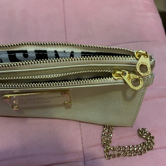 Marc by Marc Jacobs wallet/wristlet/clutch in white/cream leather/gold hardware - Picture 5 of 9